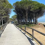 Welcoming Flat For 6 Guests Next To The Beach